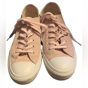 Converse tennis shoes